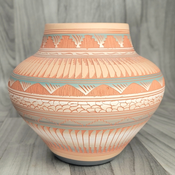 Michael Charlie Pottery Southwest Vase Navajo Native American Etched 6"H 7"W - Picture 8 of 16